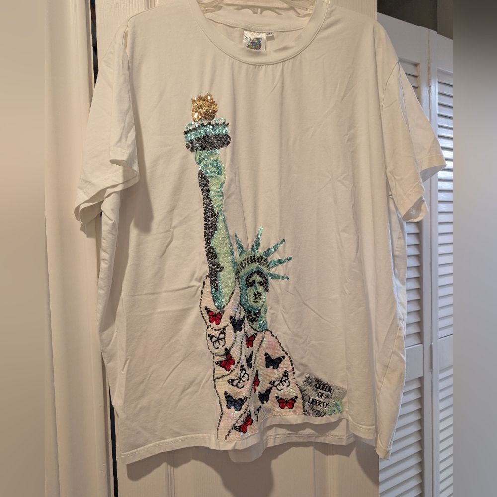 Queen Of Sparkles Statue of Liberty T-Shirt